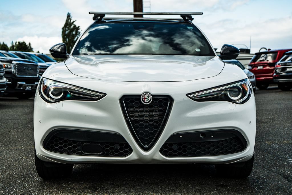 Used 2022 Alfa Romeo Stelvio Veloce AWD/4WD image 5