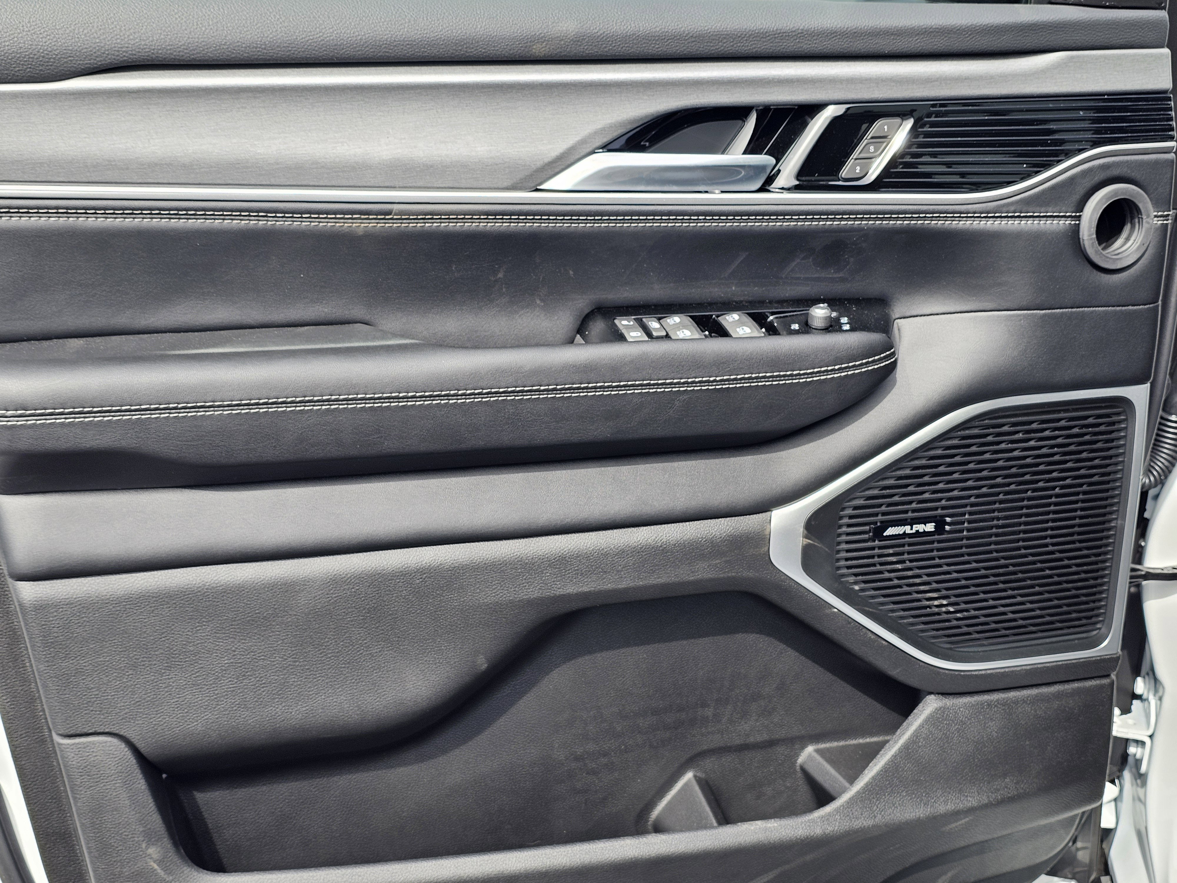 New 2026 Jeep Grand Wagoneer 2WD image 15