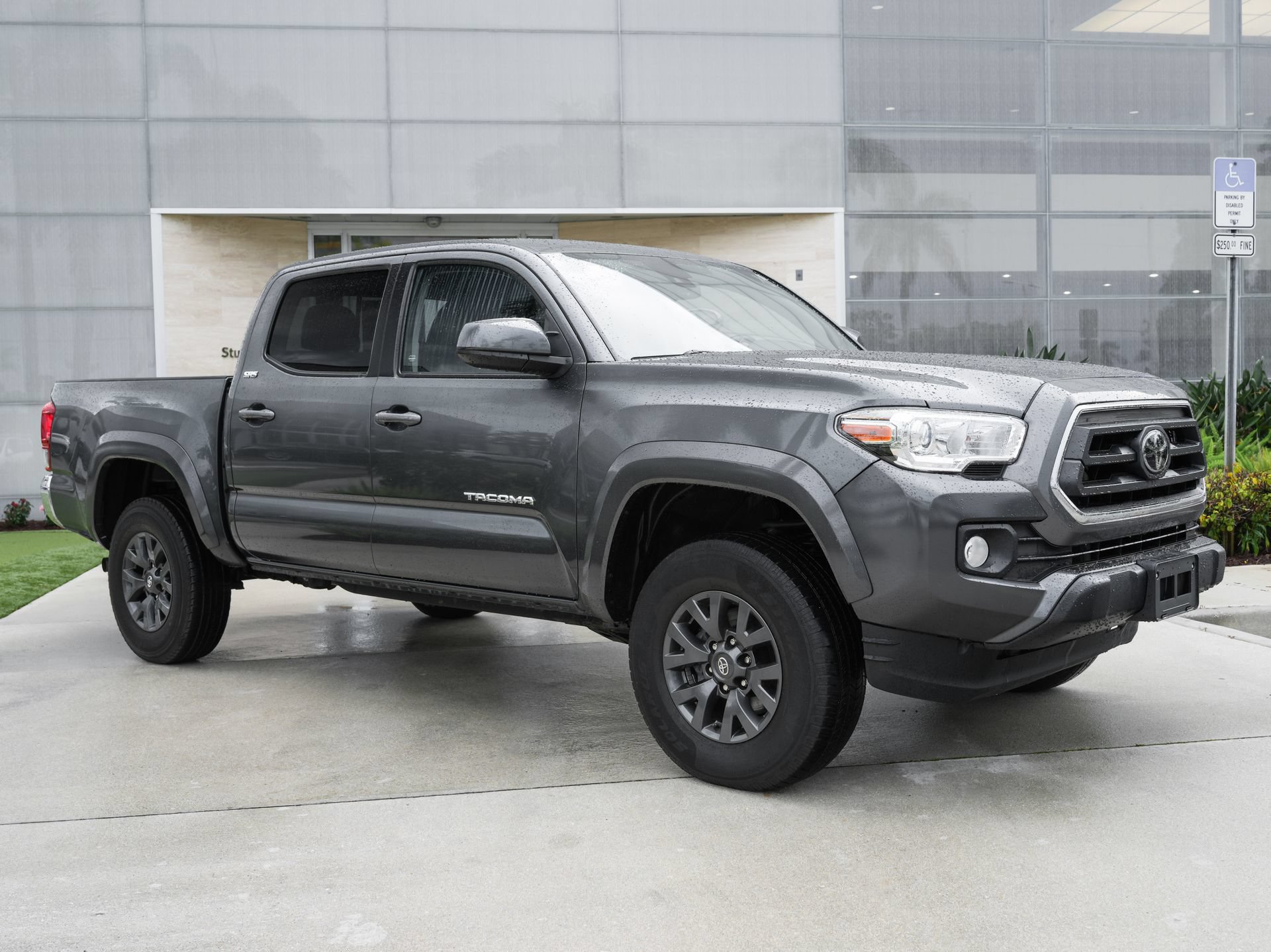 Used 2023 Toyota Tacoma SR5 AWD/4WD image 3