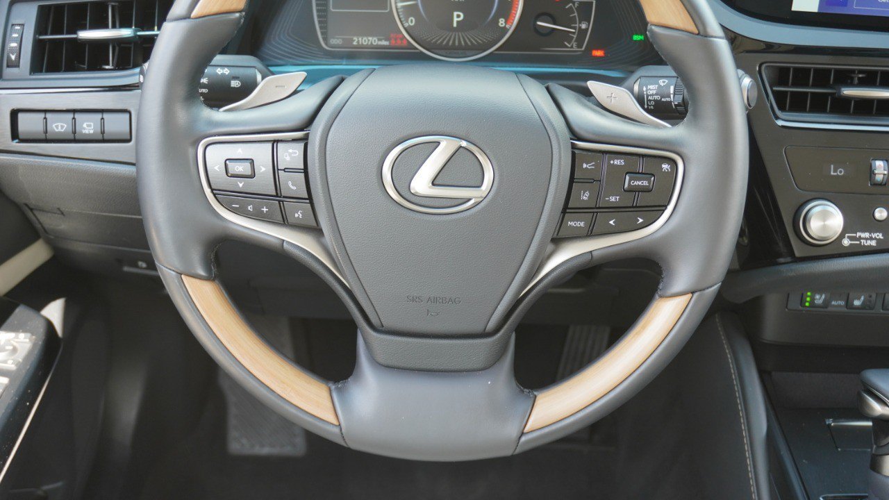 Certified 2025 Lexus ES 350 Ultra Luxury FWD image 30