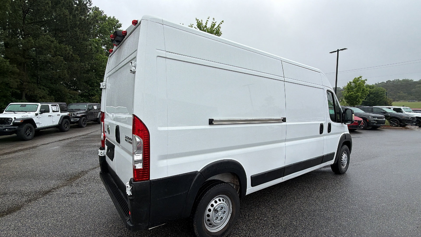 Used 2024 RAM ProMaster 2500 w/ Convenience Group FWD image 8