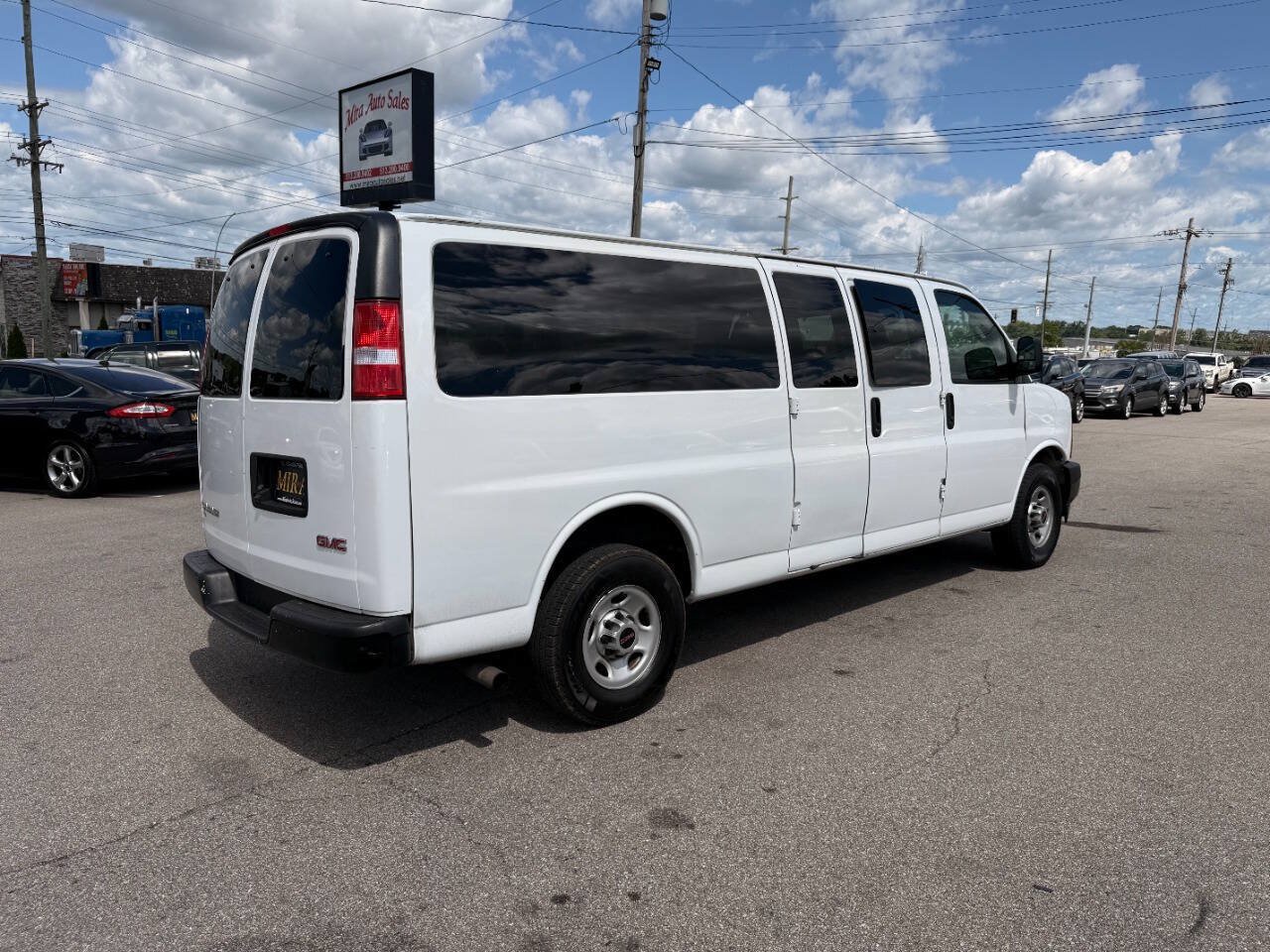 Used 2017 GMC Savana 3500 LS RWD image 6