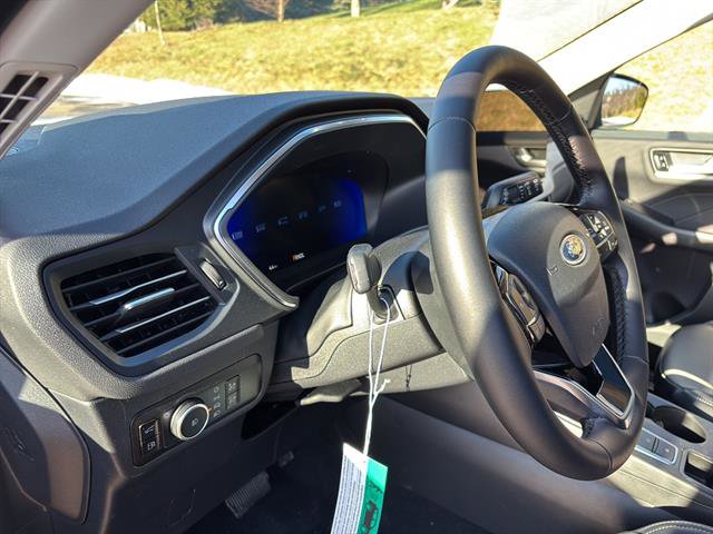 New 2026 Ford Escape Platinum w/ Class II Trailer Tow Package image 12