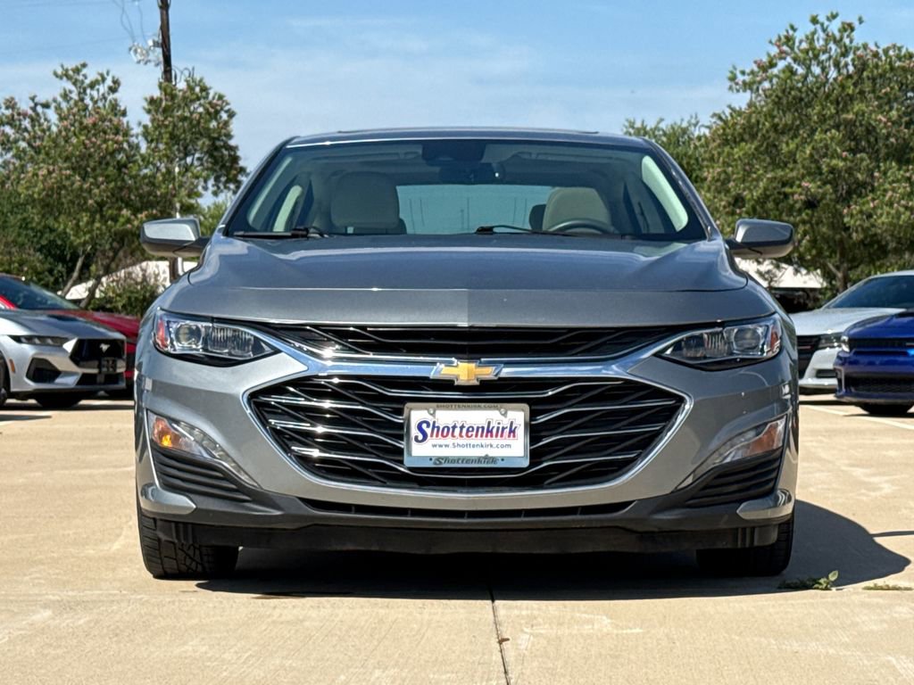 Used 2024 Chevrolet Malibu LT FWD image 2