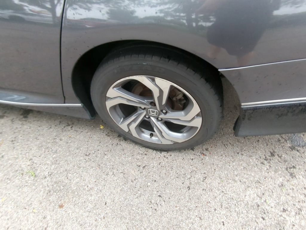 Used 2018 Honda Accord EX image 5