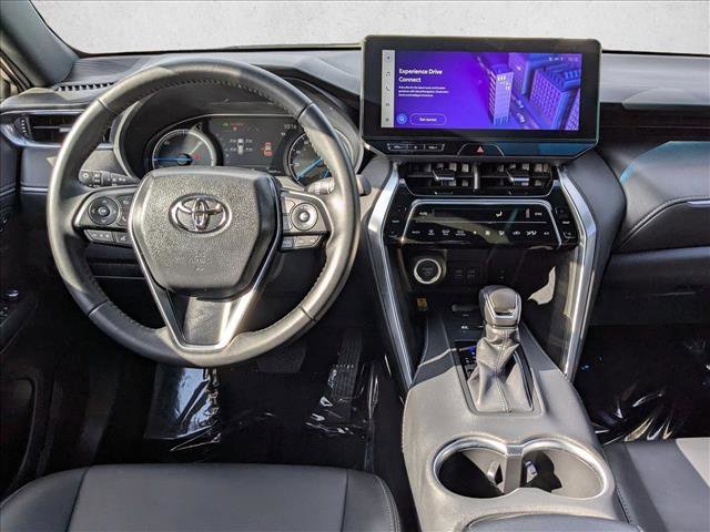 Used 2024 Toyota Venza XLE image 16
