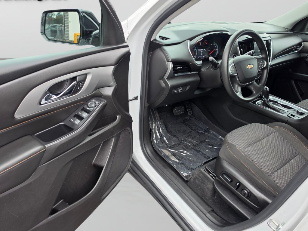 Used 2018 Chevrolet Traverse LS w/ LPO, Floor Liner Package AWD/4WD image 22