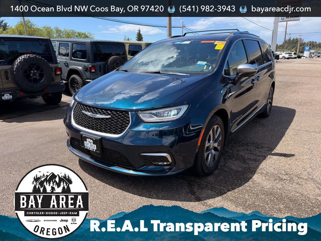 Used 2023 Chrysler Pacifica Pinnacle FWD video 1