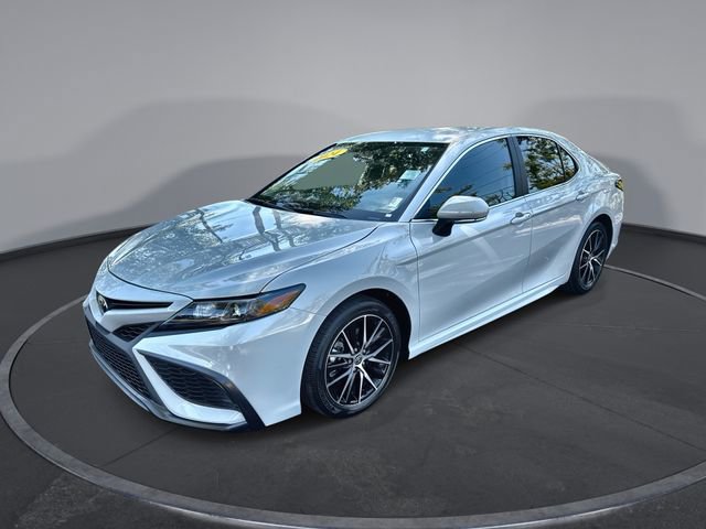 Used 2024 Toyota Camry SE