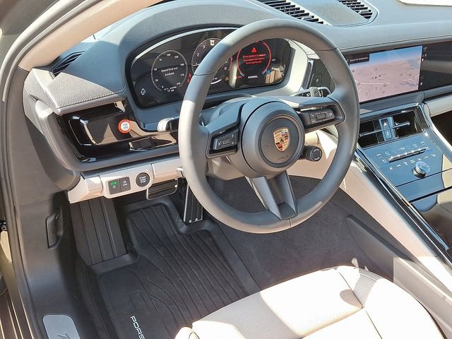 New 2025 Porsche Panamera 4 image 4