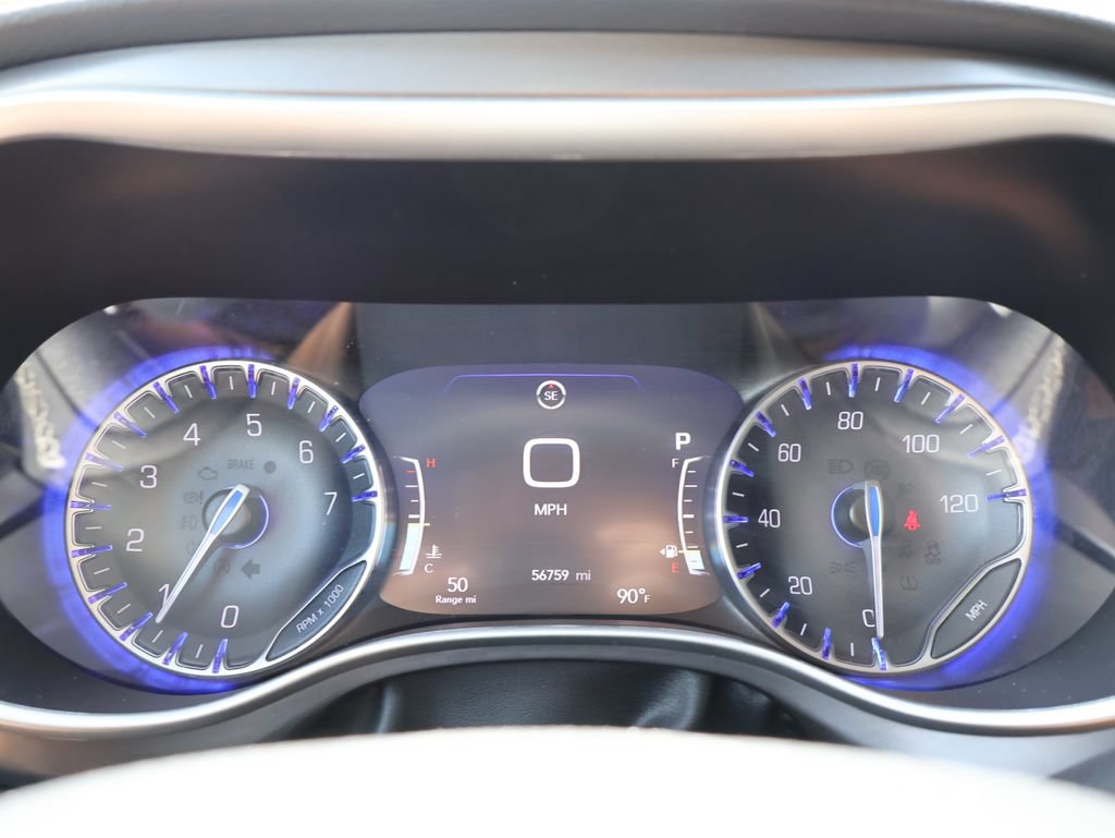 Used 2024 Chrysler Pacifica Touring-L FWD image 19