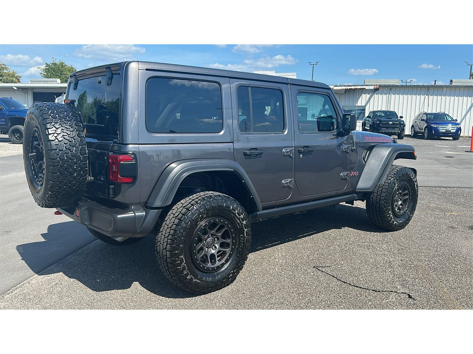 Used 2022 Jeep Wrangler Unlimited Rubicon w/ Xtreme Recon 35" Tire Package AWD/4WD image 5