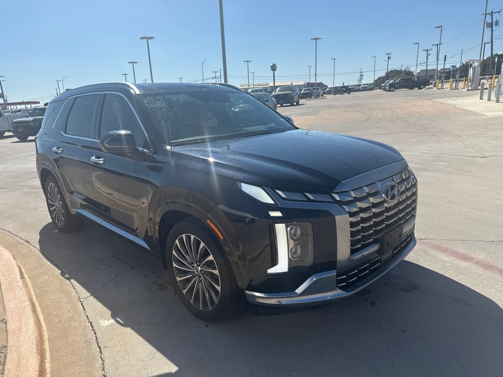 Used 2024 Hyundai Palisade Calligraphy FWD video 3