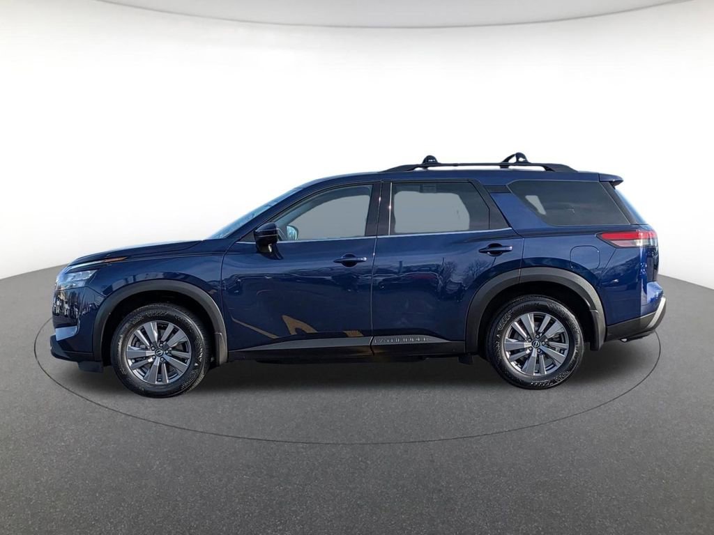 Used 2025 Nissan Pathfinder SV w/ SV Premium Package image 8