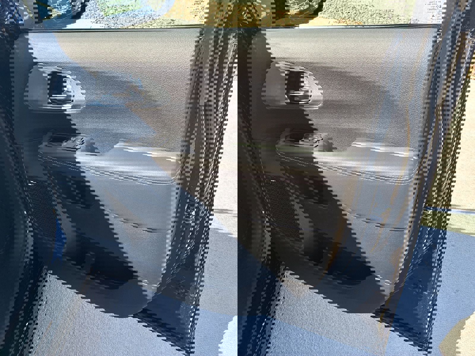 New 2026 Chrysler Pacifica Limited w/ Uconnect Theater Family Group image 25