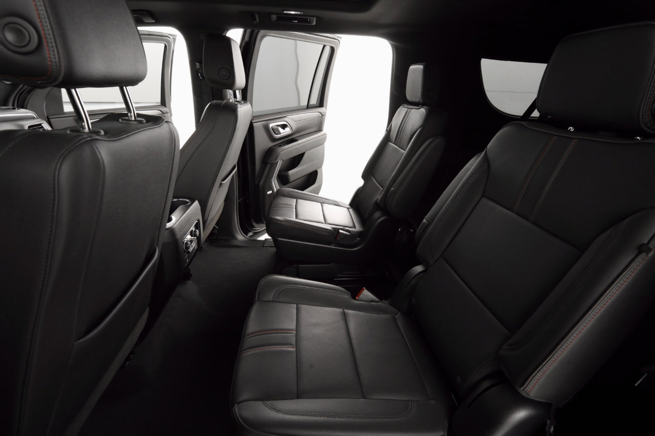 Used 2023 Chevrolet Suburban RST image 33