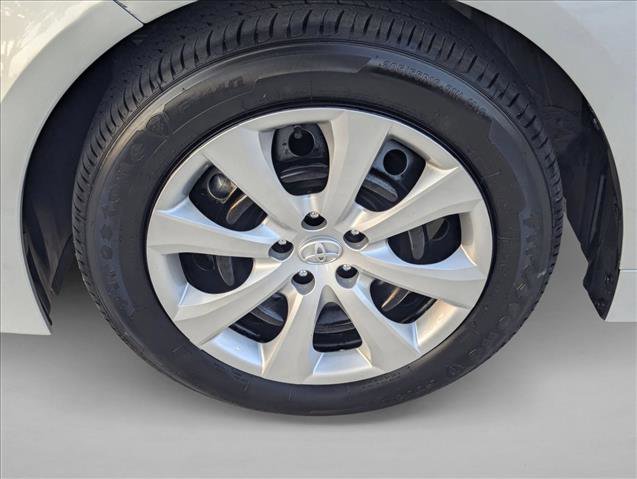 Used 2025 Toyota Corolla LE FWD image 22