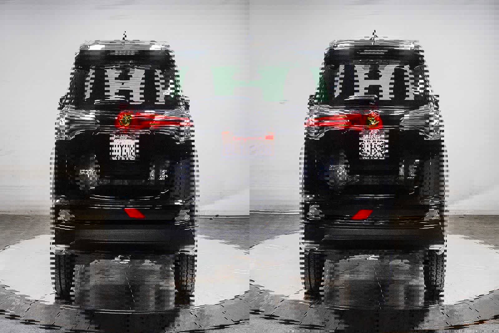 Certified 2018 Toyota RAV4 LE image 5