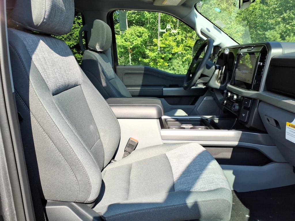 New 2026 Ford F350 XLT w/ XLT Premium Package AWD/4WD image 13