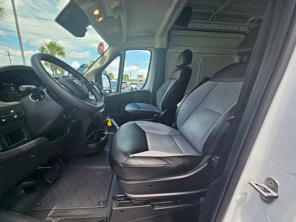 Used 2025 RAM ProMaster 2500 w/ Convenience Group FWD image 14