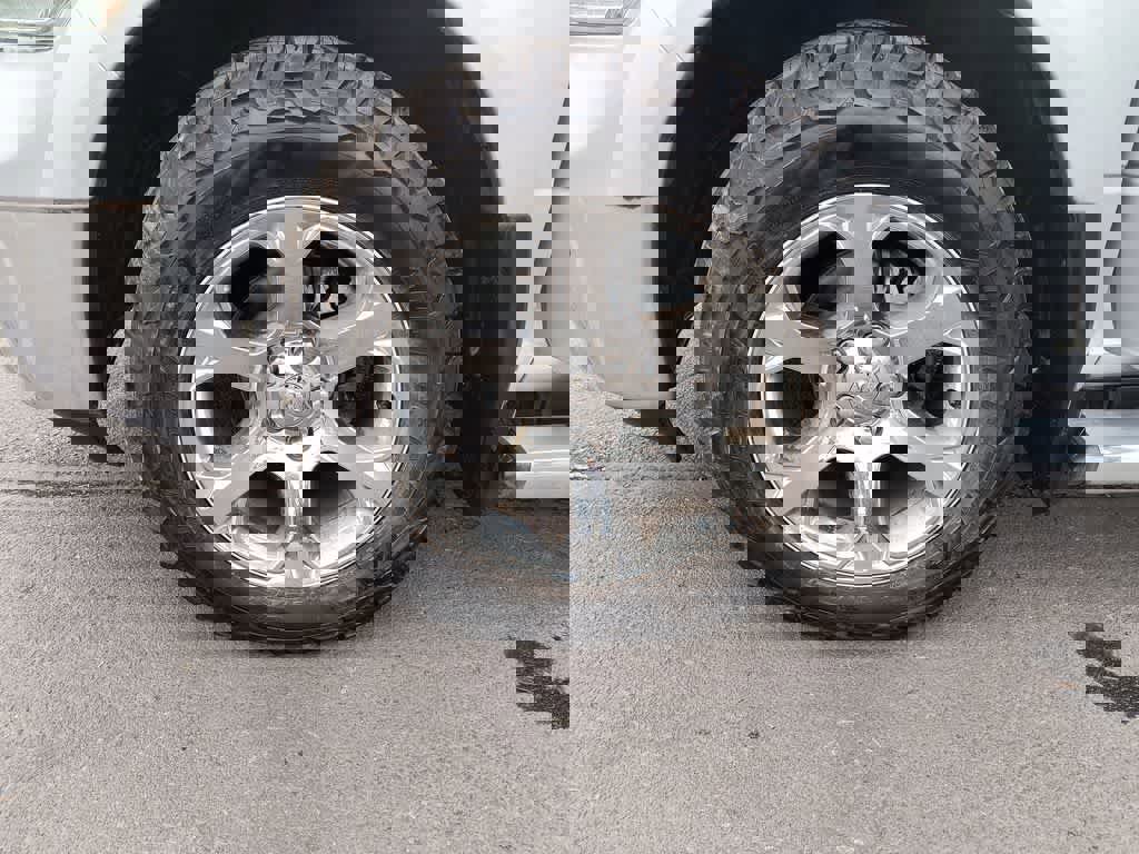 Used 2015 RAM 1500 Laramie image 10