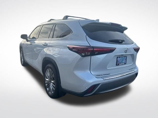 Used 2024 Toyota Highlander Platinum AWD/4WD image 6