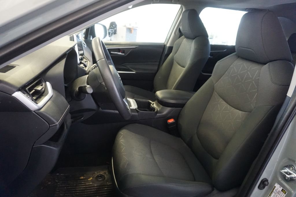 Used 2023 Toyota RAV4 XLE w/ Convenience Package AWD/4WD image 17
