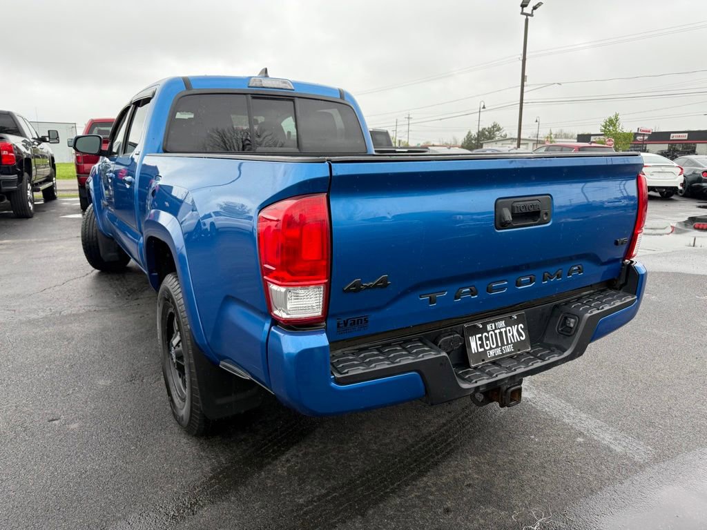 Used 2017 Toyota Tacoma 4x4 Double Cab image 9