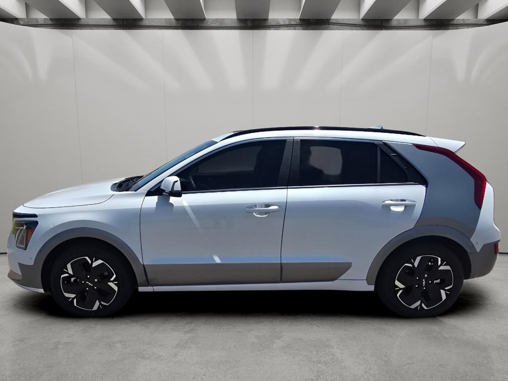 Used 2023 Kia Niro Wave FWD image 2