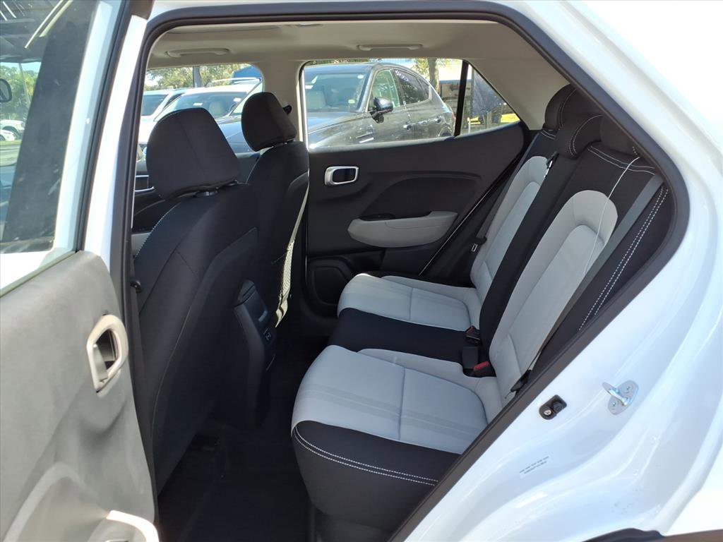 Used 2026 Hyundai Venue SEL image 16
