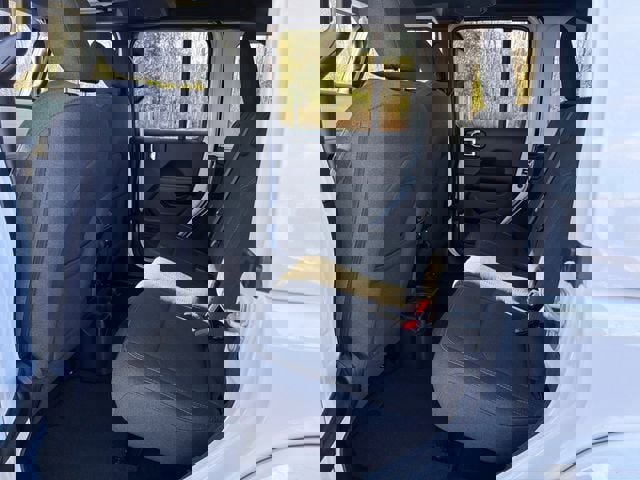 Used 2025 Jeep Wrangler Unlimited Sahara image 7