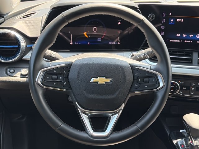 Used 2025 Chevrolet Trax LT w/ LT Convenience Package FWD image 15