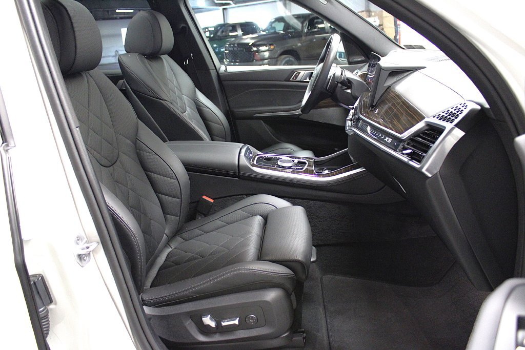 Used 2026 BMW X5 xDrive40i AWD/4WD image 32