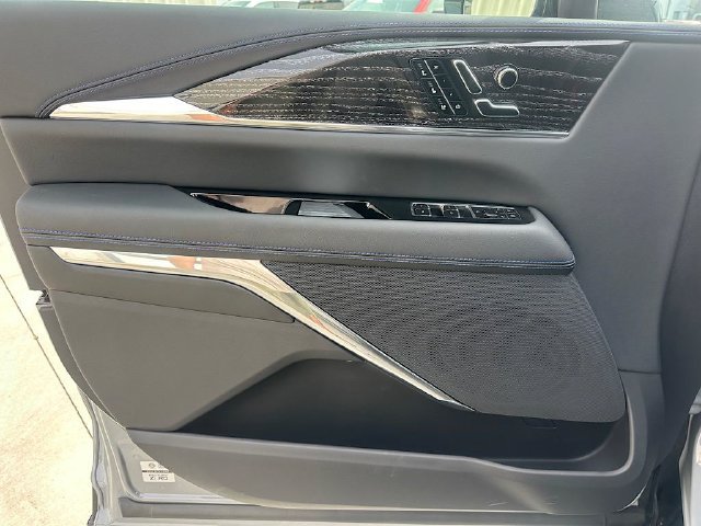 New 2026 Cadillac Escalade IQ Sport 1 w/ LPO, Floor Liner Package AWD/4WD image 12