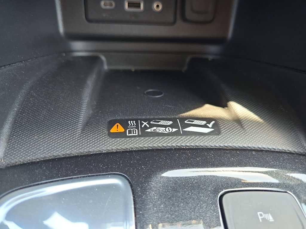 Used 2024 Chevrolet Equinox Premier FWD image 29