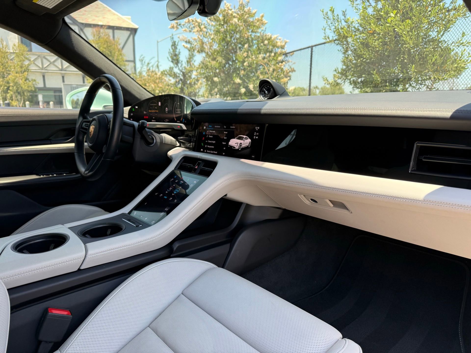 Certified 2023 Porsche Taycan GTS AWD/4WD image 25