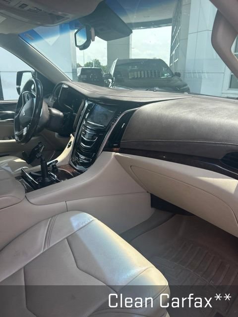 Used 2016 Cadillac Escalade Luxury AWD/4WD image 9