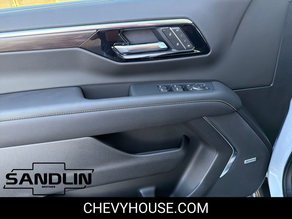 New 2026 Chevrolet Suburban Premier image 13