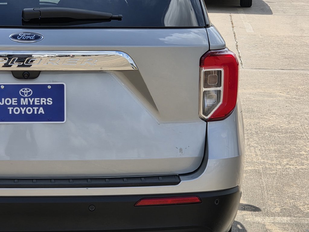 Used 2023 Ford Explorer XLT RWD image 9