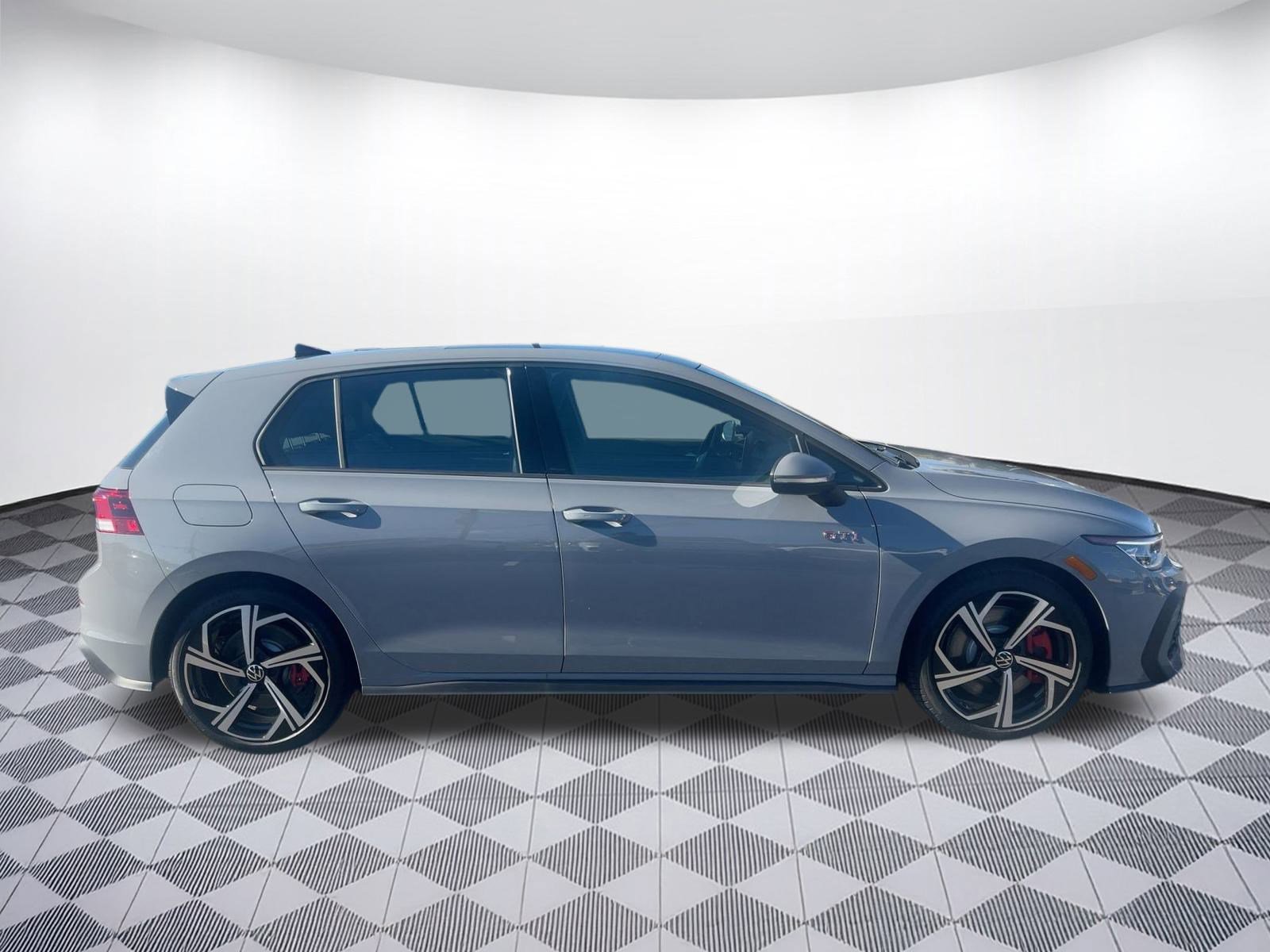 New 2026 Volkswagen Golf SE FWD image 8
