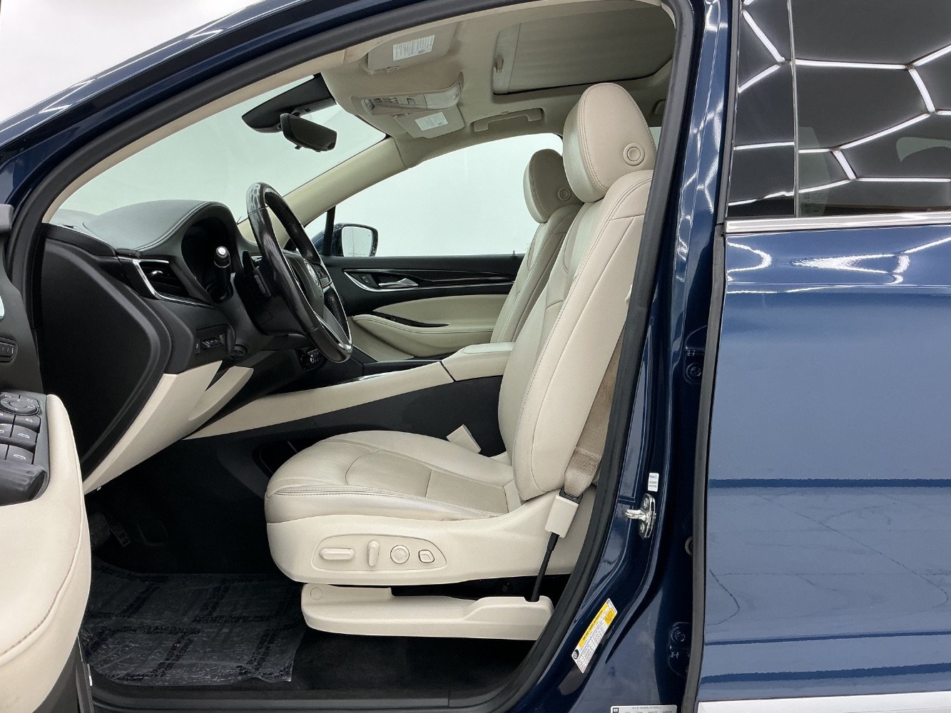 Used 2022 Buick Enclave Premium w/ Experience Buick Package FWD image 14
