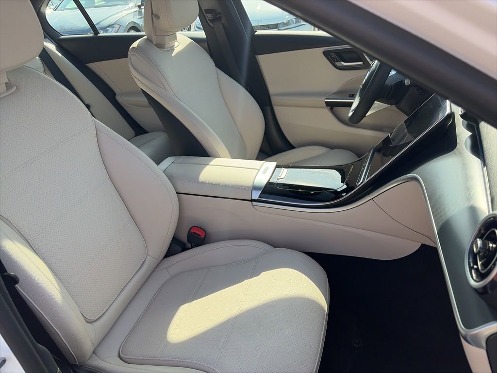 Used 2025 Mercedes-Benz C 300 4MATIC Sedan image 29