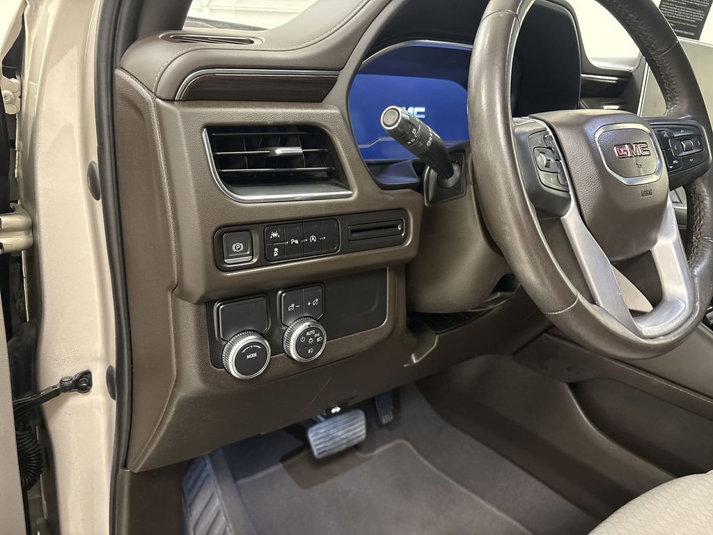 Used 2023 GMC Yukon XL SLE w/ Gmc Pro Safety Plus Package RWD image 18