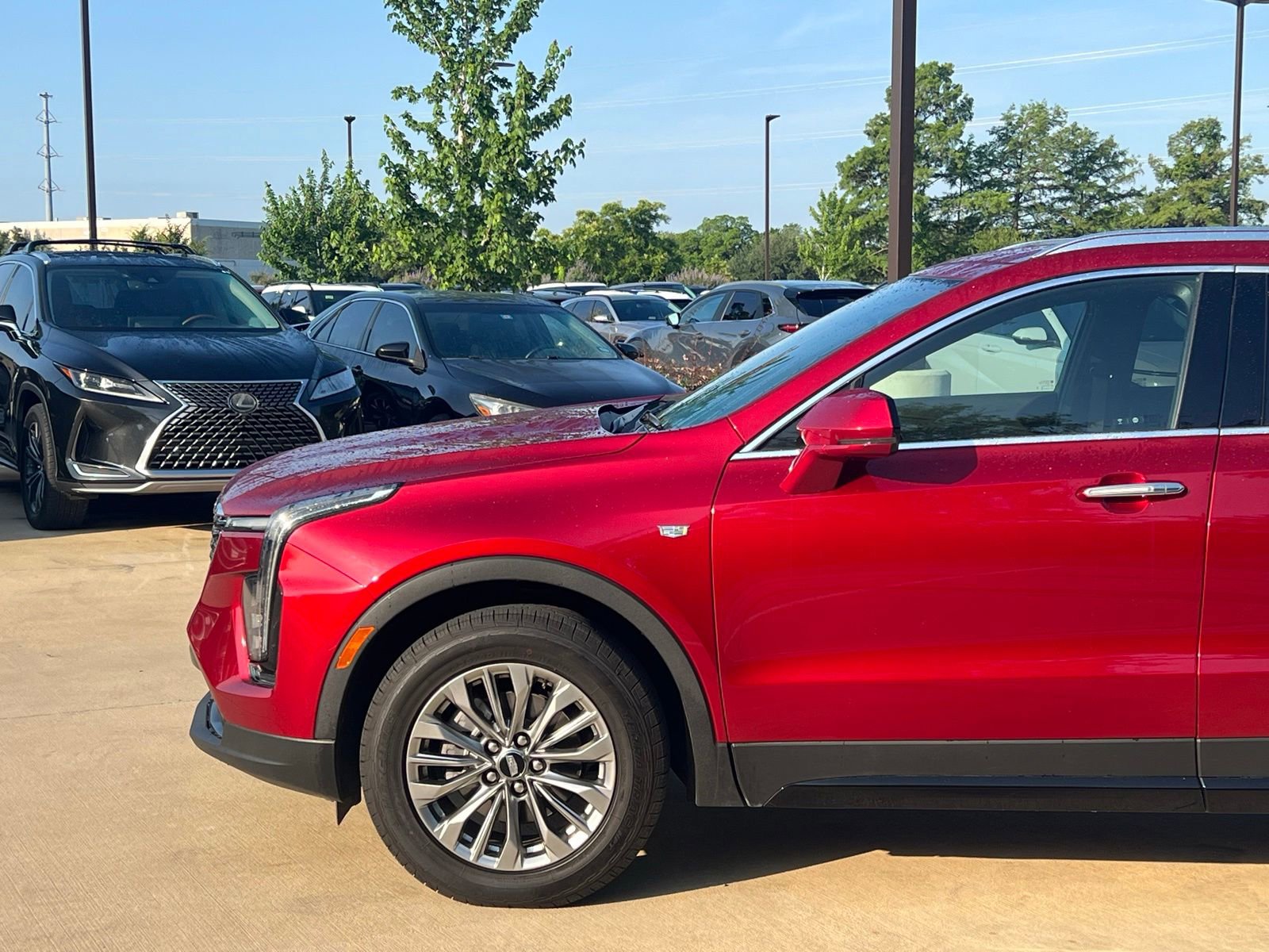 Used 2024 Cadillac XT4 Premium Luxury AWD/4WD image 7
