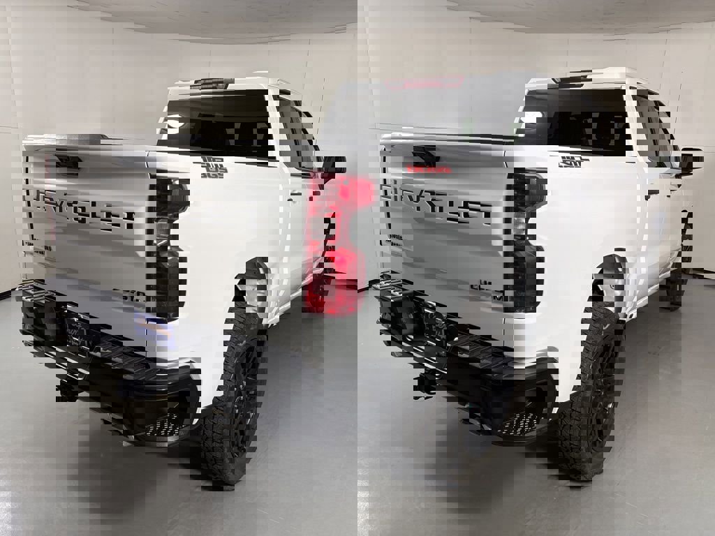 Used 2024 Chevrolet Silverado 1500 Custom Trail Boss w/ LPO, Dark Essentials Package image 8