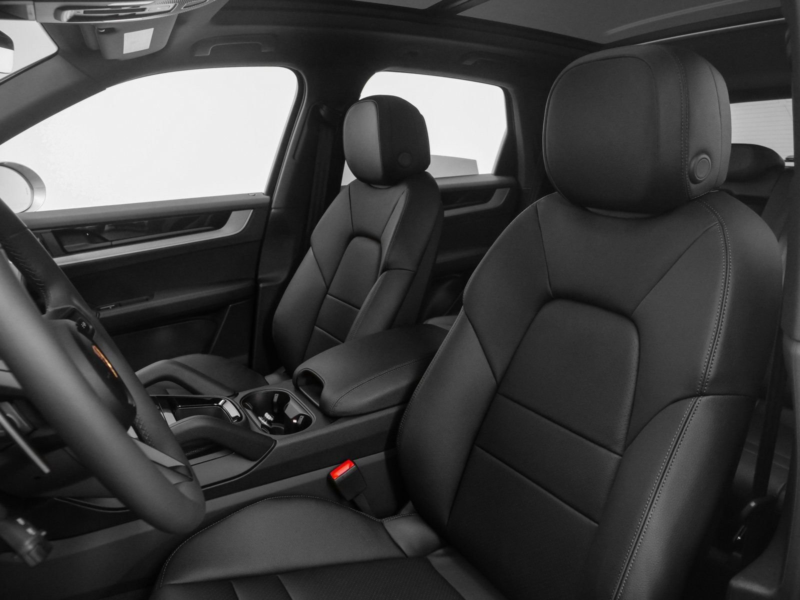 Certified 2025 Porsche Cayenne AWD/4WD image 38