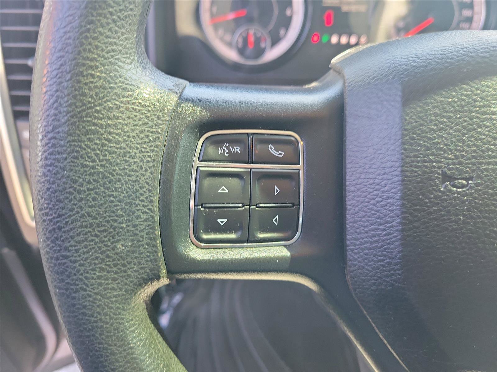 Used 2020 RAM 1500 Classic SLT AWD/4WD image 20