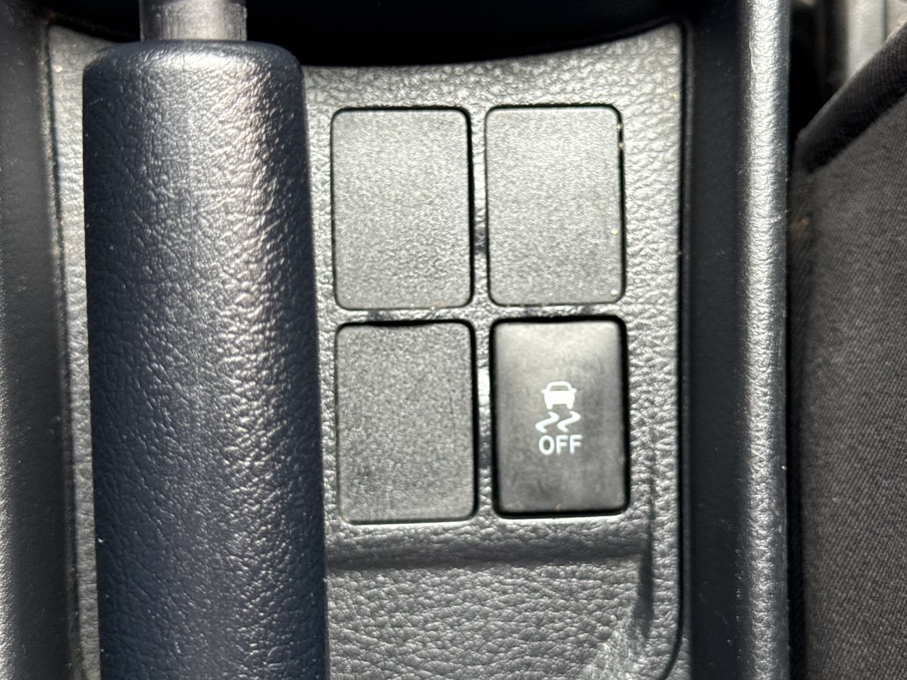 Used 2017 Toyota Yaris L FWD image 21