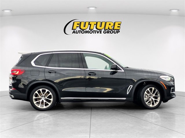 Used 2022 BMW X5 xDrive40i w/ Premium Package image 3