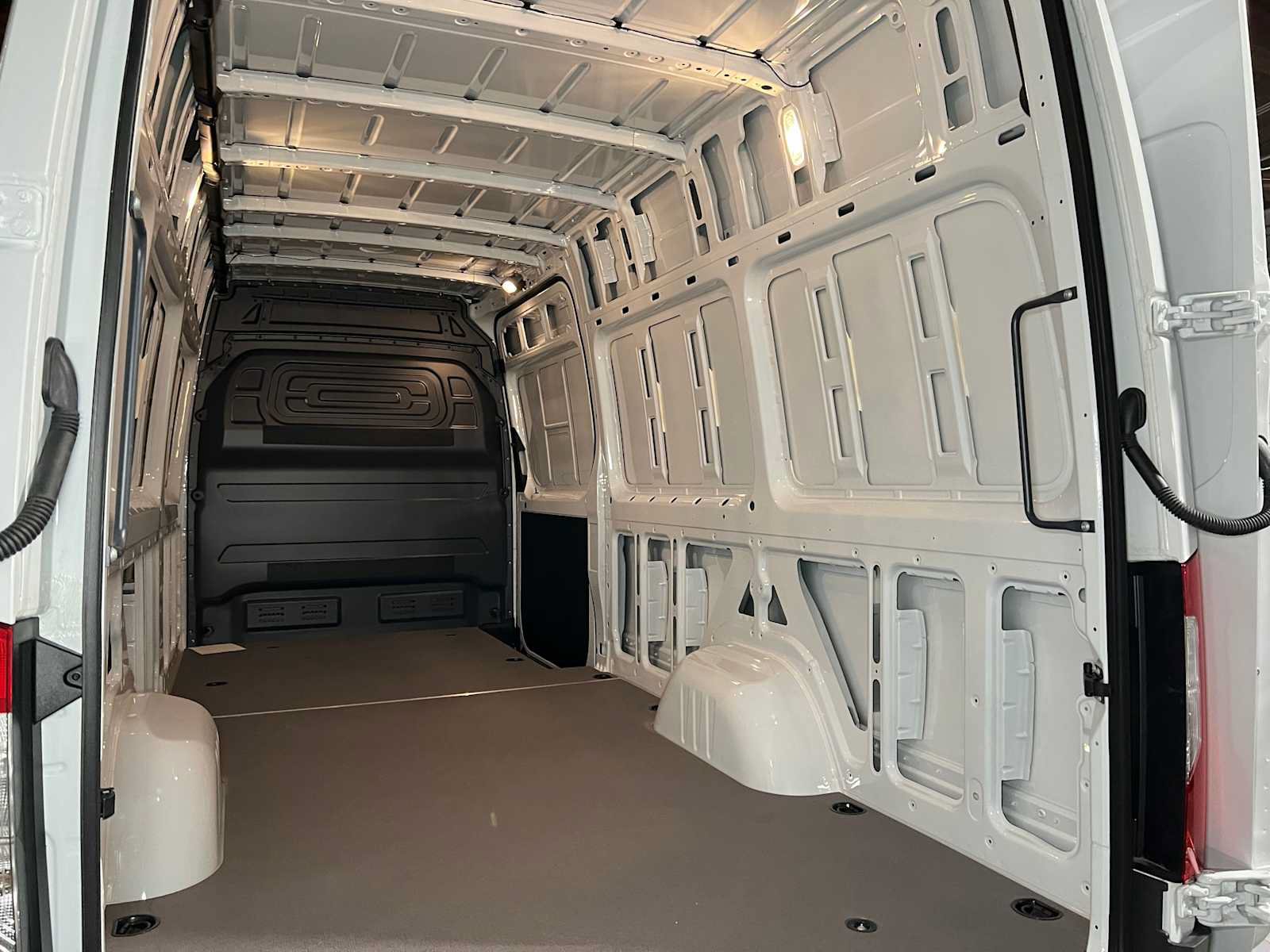 New 2025 Mercedes-Benz eSprinter 170 Cargo image 17
